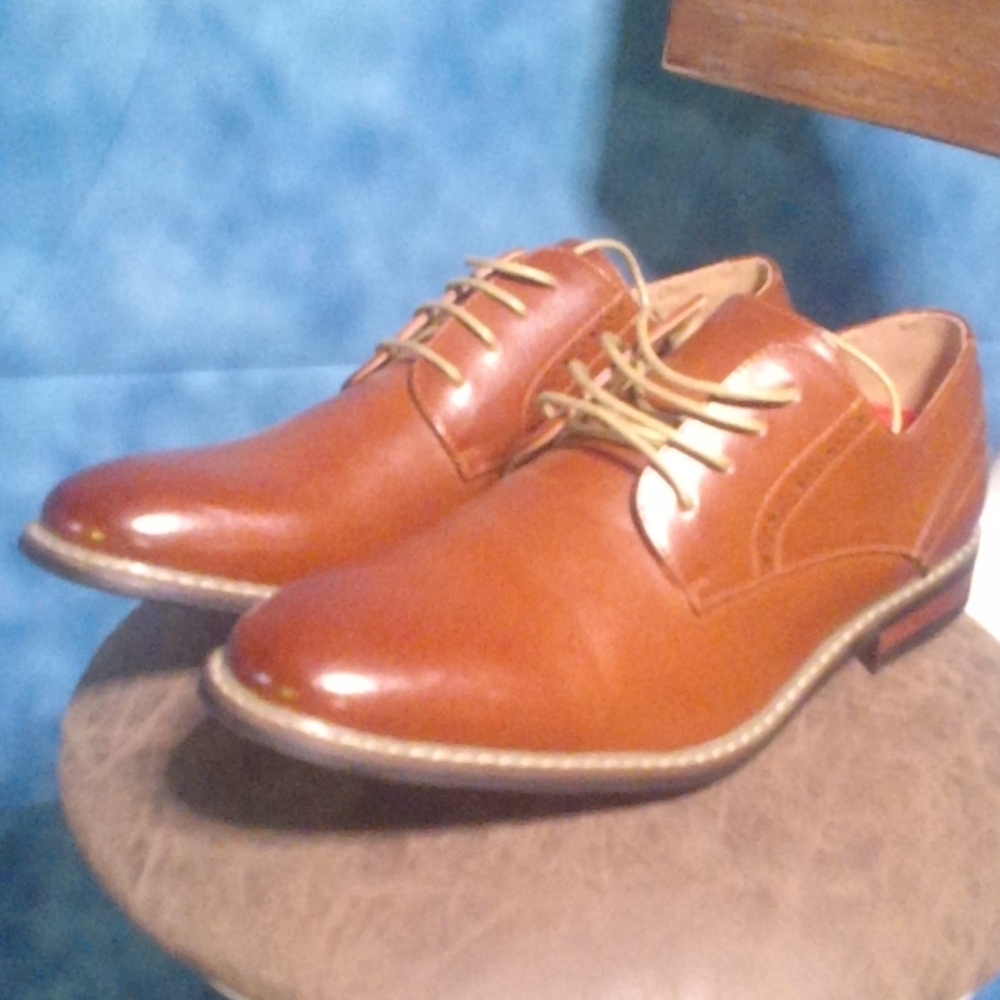 Men's dress shoes